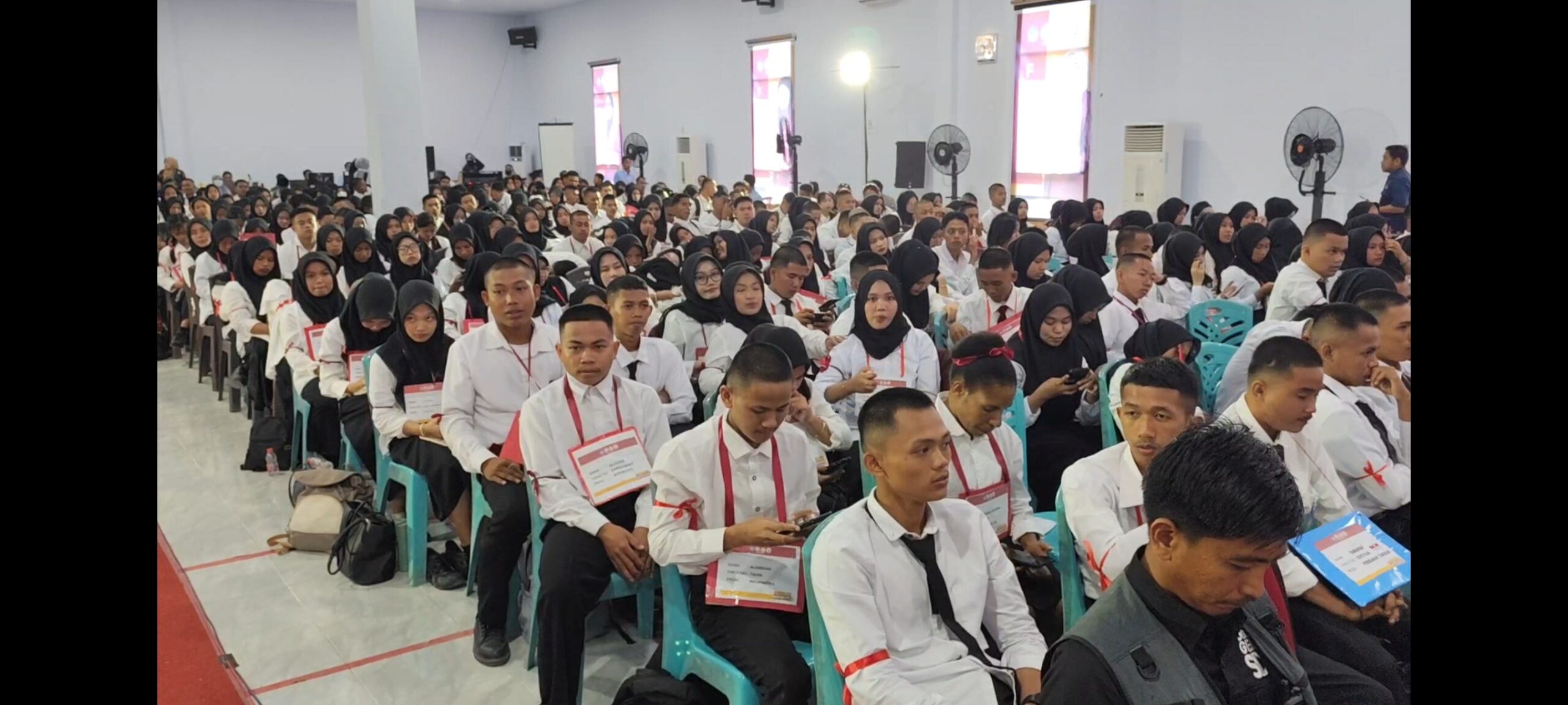 Screenshot_2025-08-17-21-47-30-993_com.miui.mediaviewer